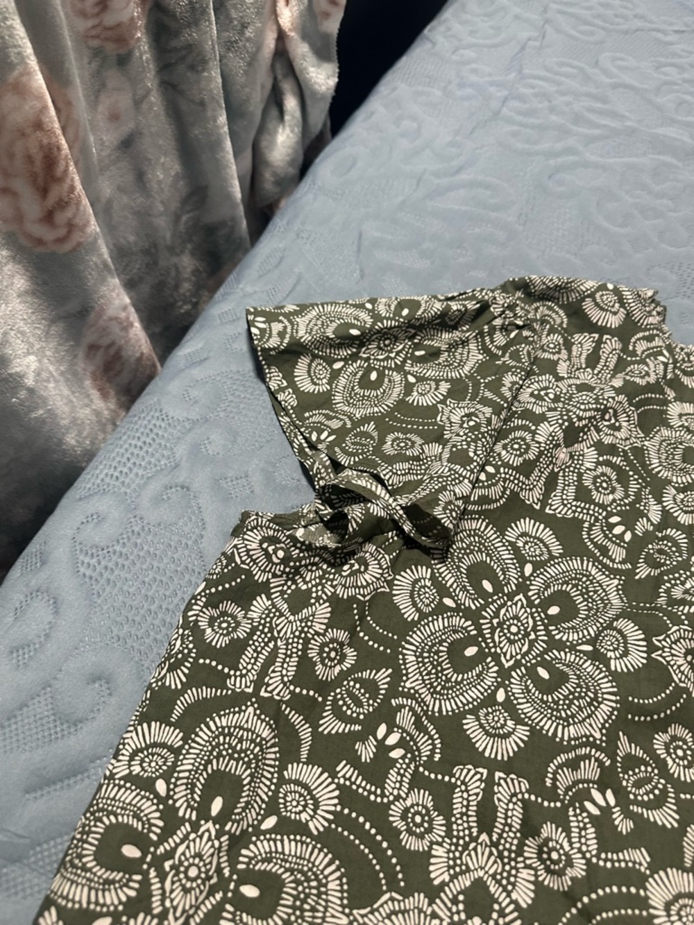 Lane Bryant Olive Green & White Printed Flutter Sleeve Top - Picture 10 of 11